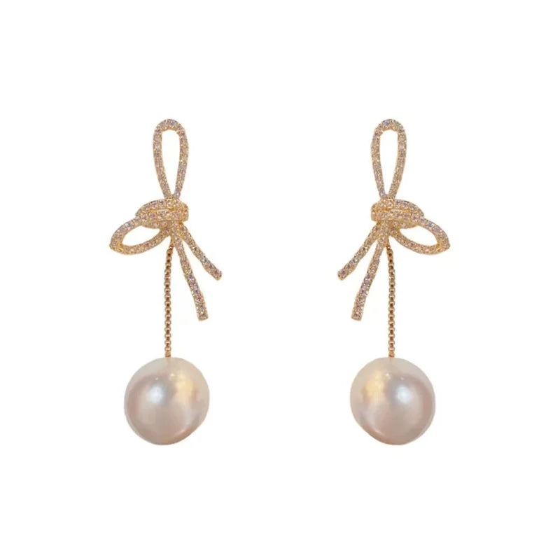 Brinco Feminino de Pérolas Elegantes Banhado em Ouro 18K