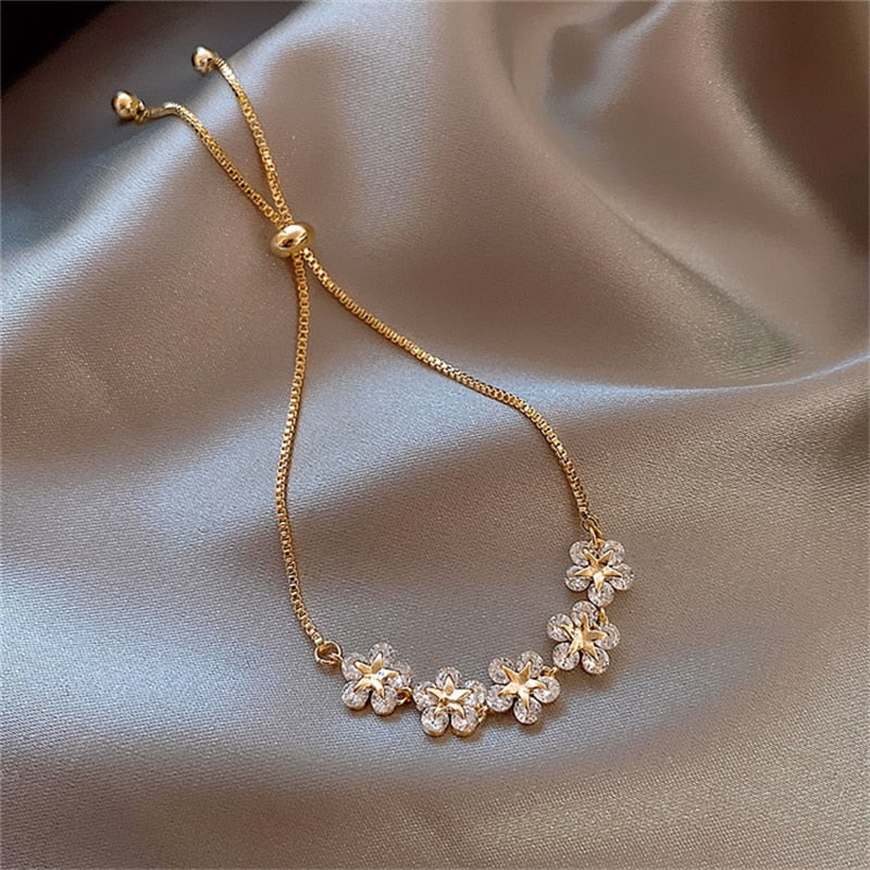 Pulseira Feminina com Flores e Zircônia Ajustável Banhado em Ouro 18K