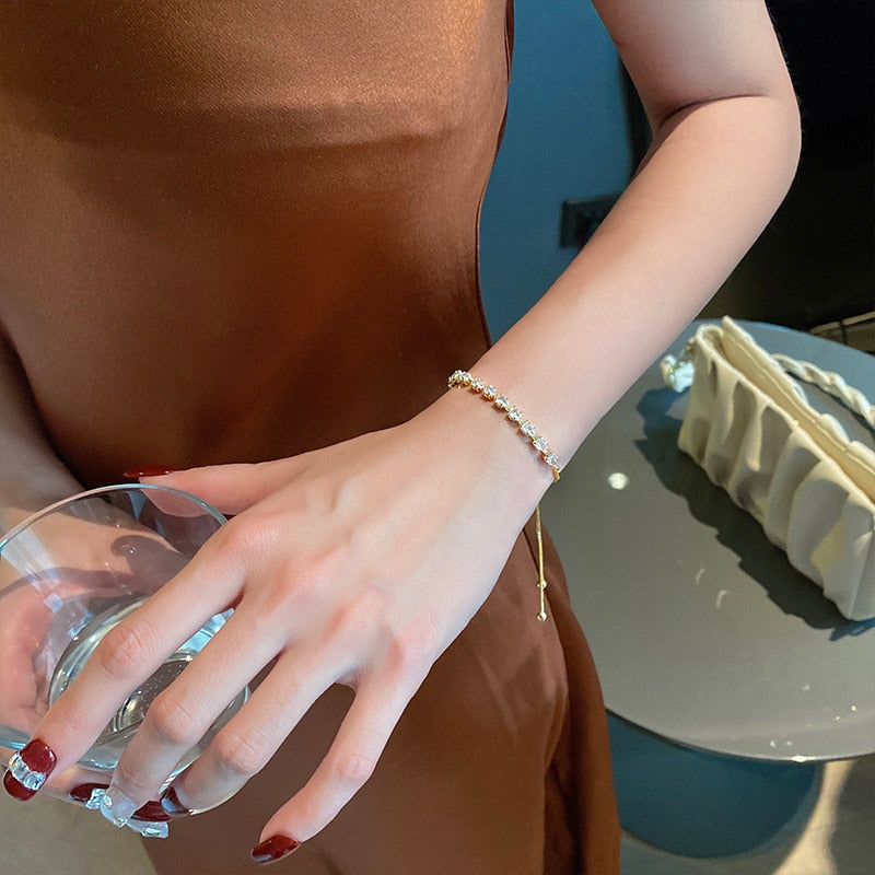 Pulseira Feminina Ajustável com Cristais Banhado em Ouro 18K