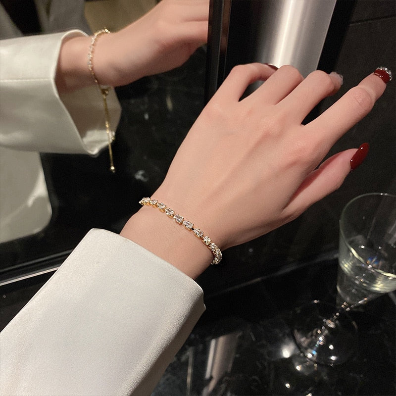 Pulseira Feminina Ajustável com Cristais Banhado em Ouro 18K