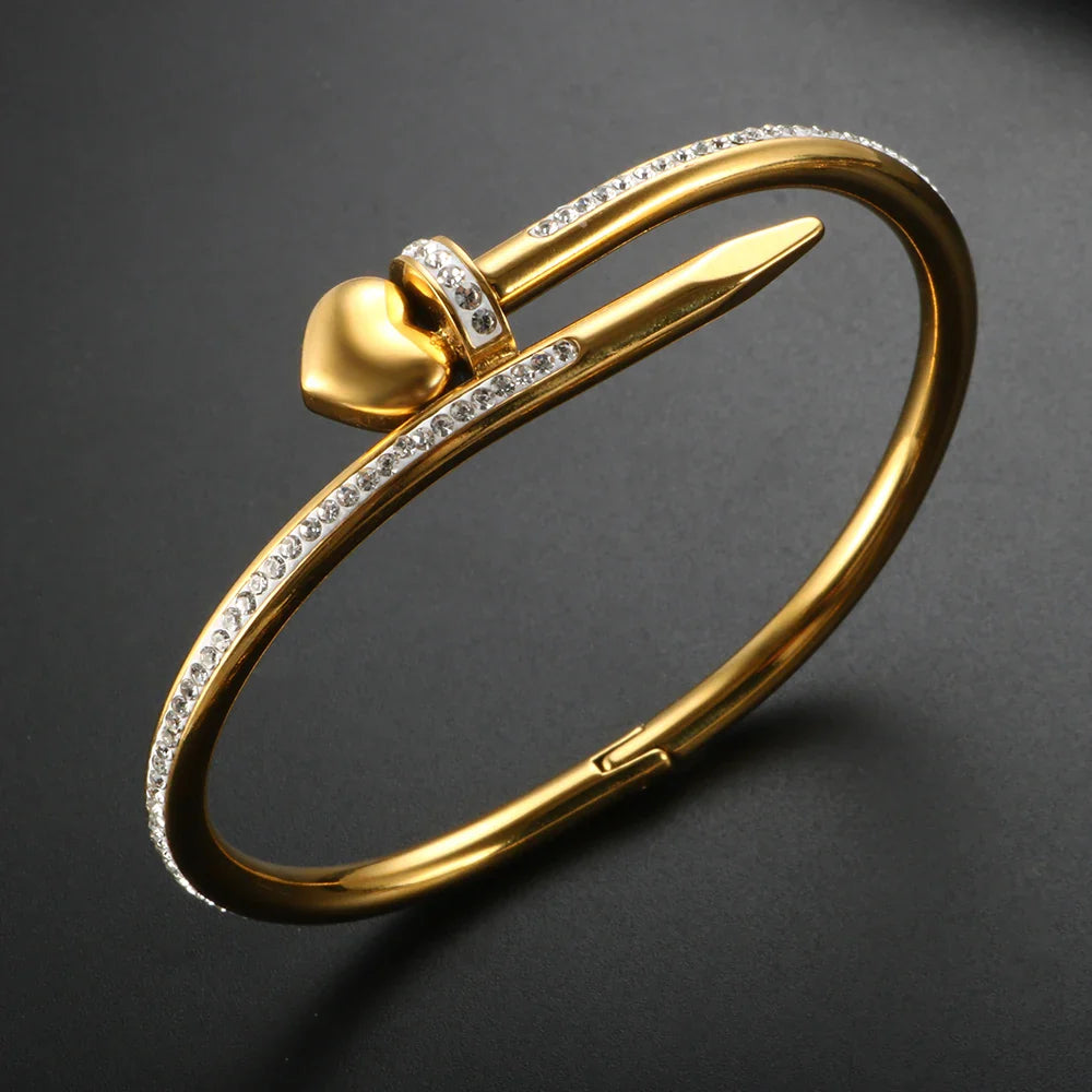 Bracelete Feminino Prego Cravejado com Zircônia Banhado em Ouro 18K