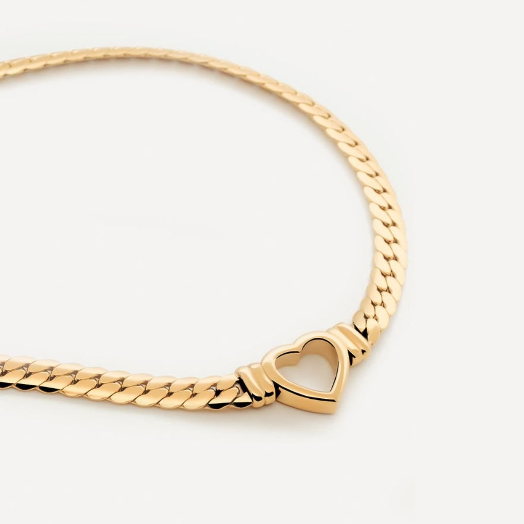 Colar Feminino Gargantilha Coração Minimalista Banhado em Ouro 18K