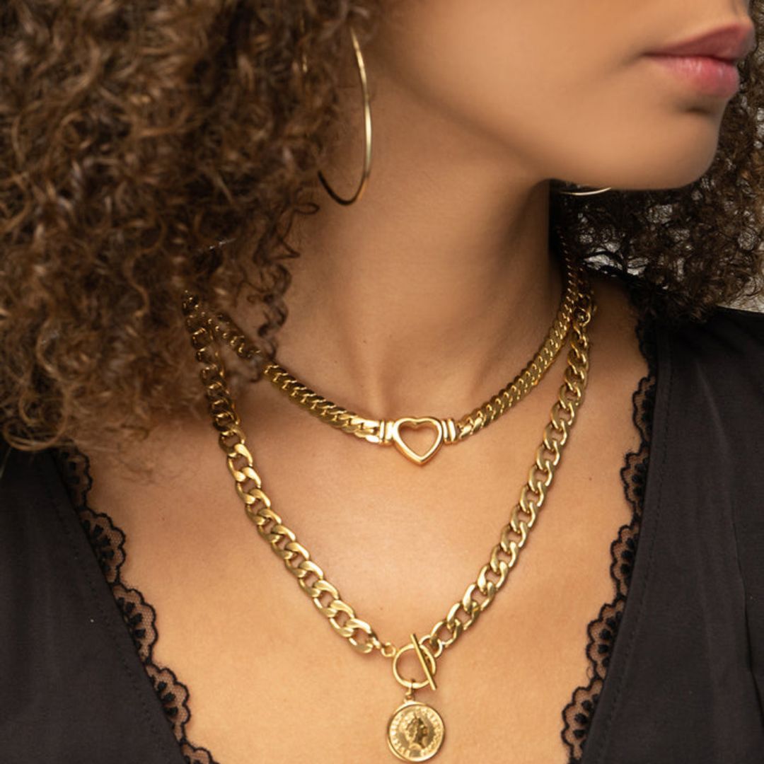 Colar Feminino Gargantilha Coração Minimalista Banhado em Ouro 18K