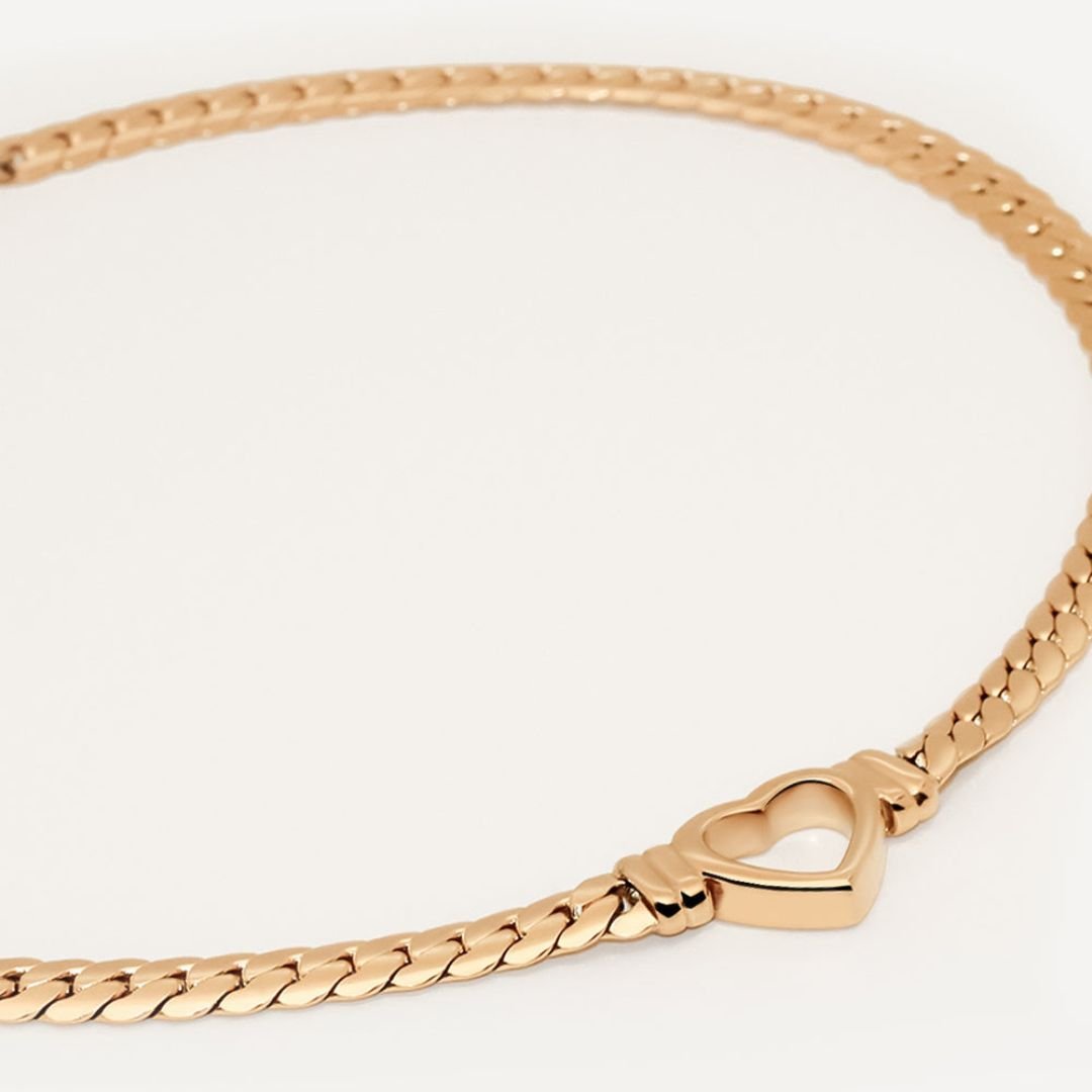 Colar Feminino Gargantilha Coração Minimalista Banhado em Ouro 18K