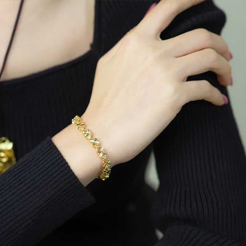 Pulseira Feminina Trevos Banhado em Ouro 18K