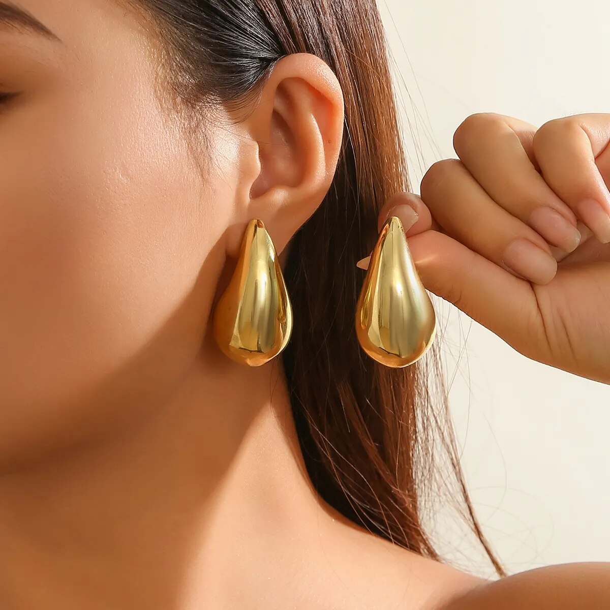 Brinco Feminino Lágrima Banhado em Ouro 18K