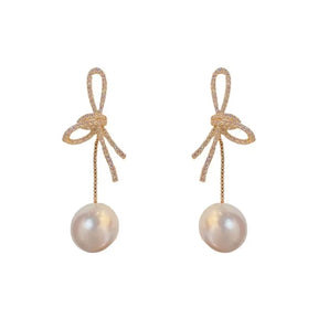 Brinco Feminino de Pérolas Elegantes Banhado em Ouro 18K