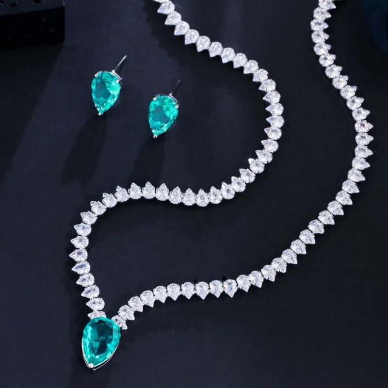 Conjunto Feminino Colar e Brinco com Cristal Esmeralda