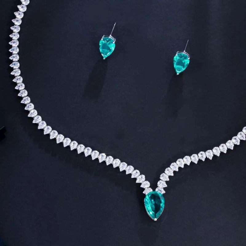 Conjunto Feminino Colar e Brinco com Cristal Esmeralda
