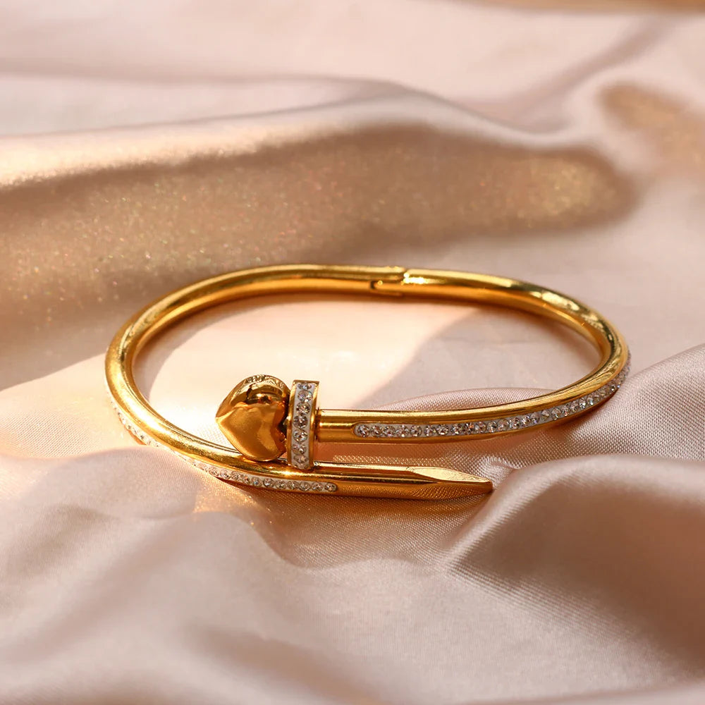 Bracelete Feminino Prego Cravejado com Zircônia Banhado em Ouro 18K